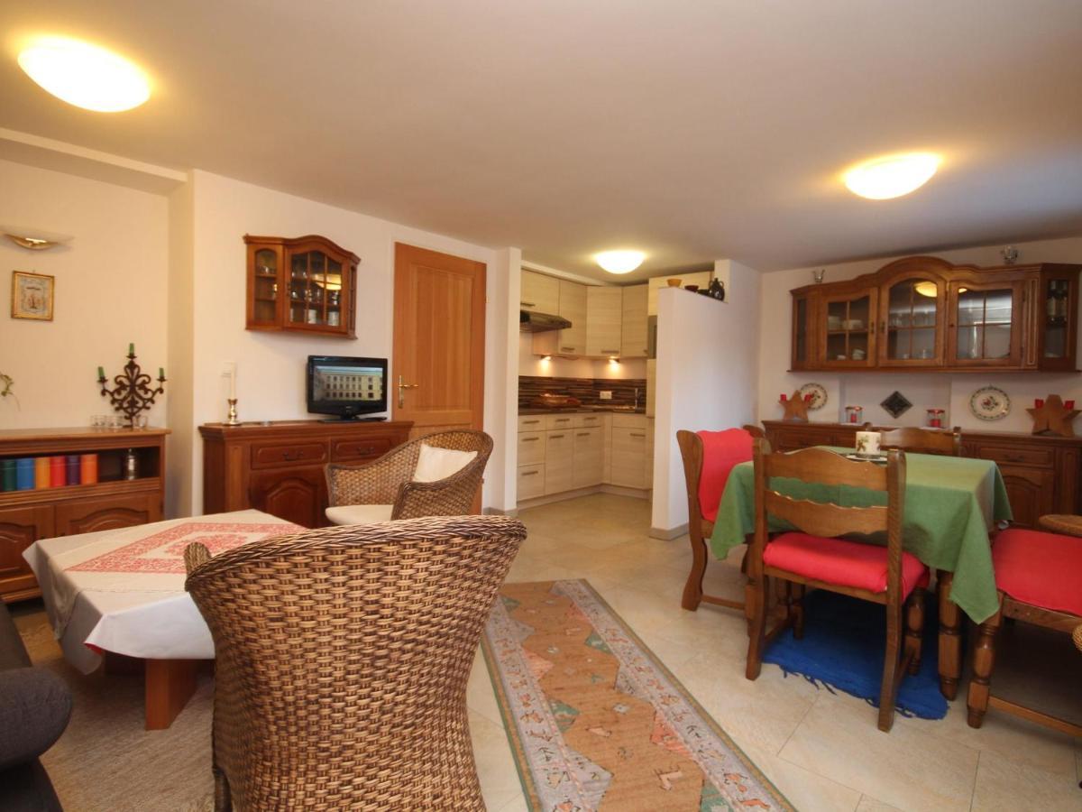 Apartment Near The Hahnenkamm Cable Car Kitzbühel Eksteriør bilde