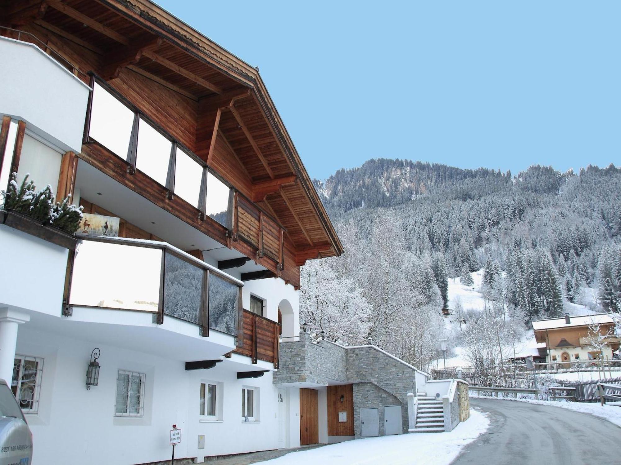 Apartment Near The Hahnenkamm Cable Car Kitzbühel Eksteriør bilde