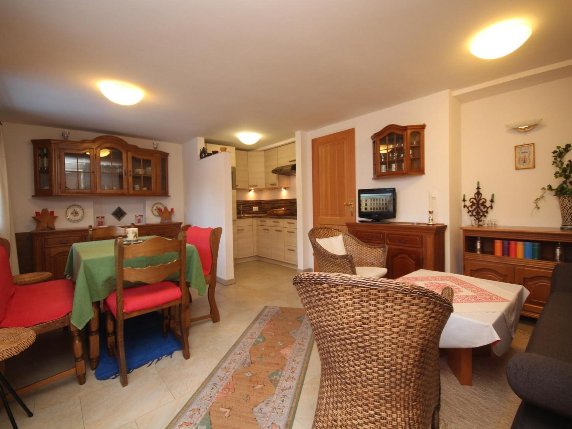 Apartment Near The Hahnenkamm Cable Car Kitzbühel Eksteriør bilde